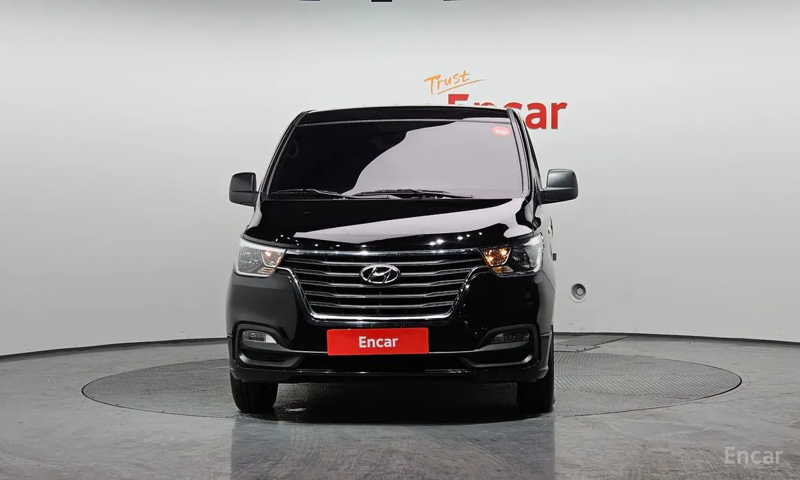 Hyundai Starex 2017 Van 5-Seater