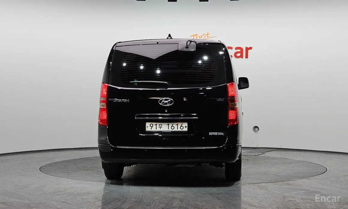Hyundai Starex 2017 Van 5-Seater