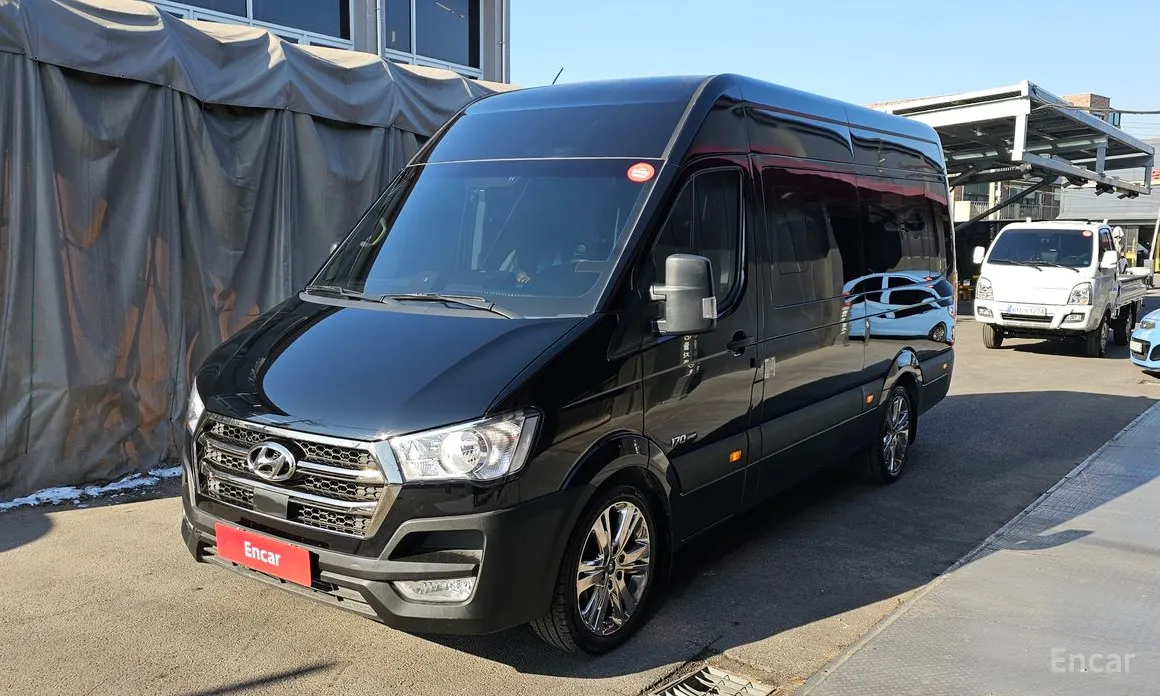 Hyundai Solati 2015 15-seater