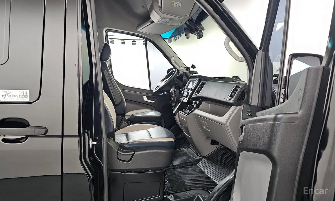 Hyundai Solati 2015 15-seater