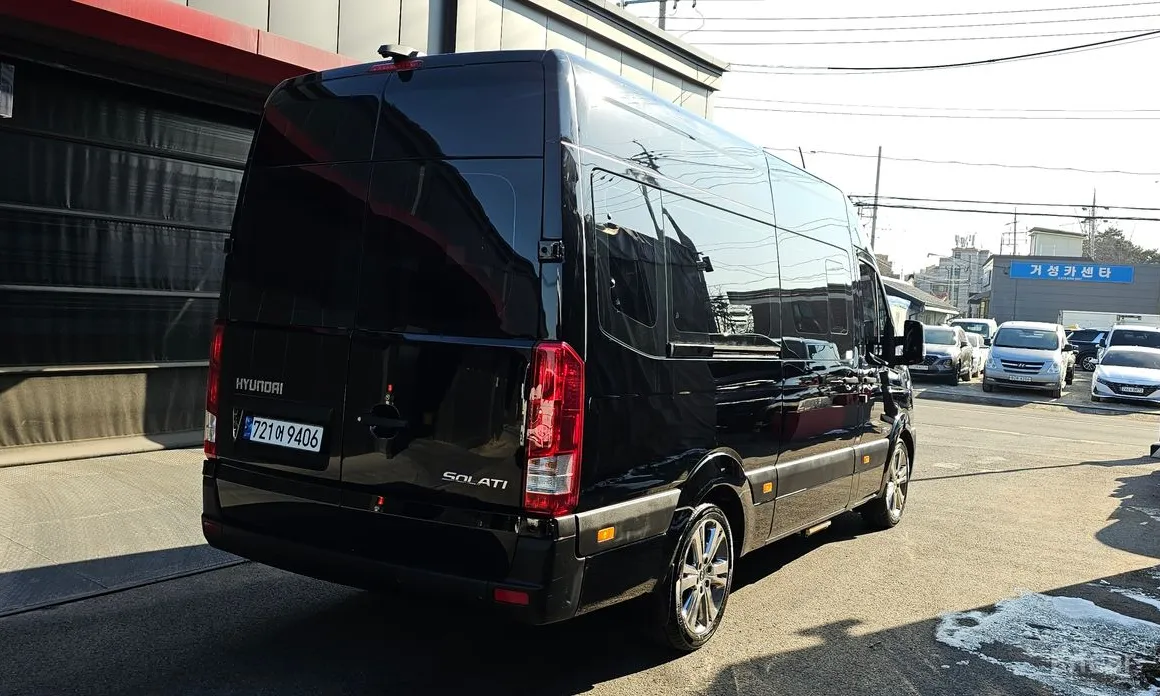 Hyundai Solati 2015 15-seater