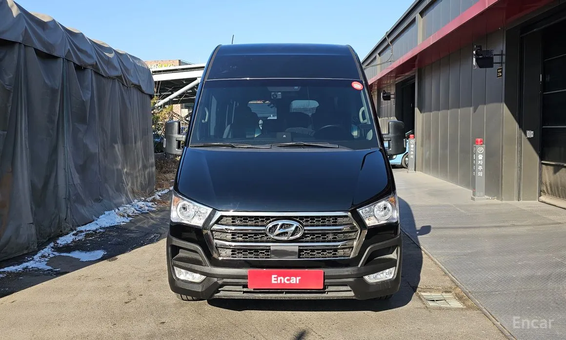 Hyundai Solati 2015 15-seater