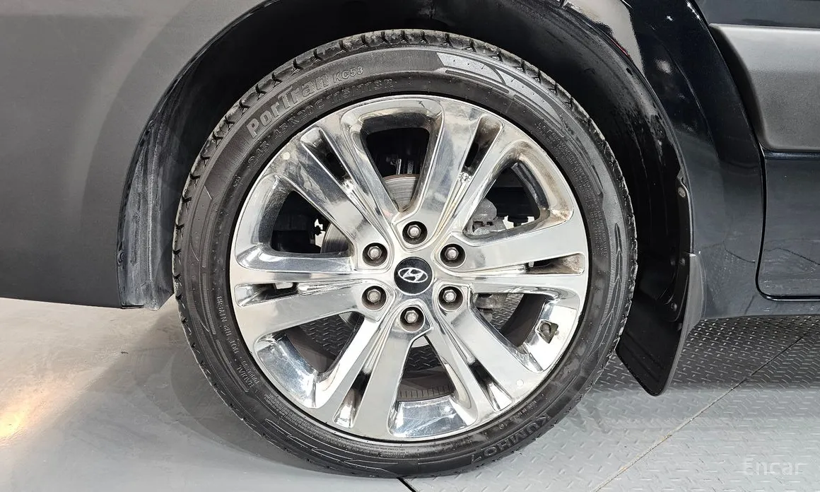 Hyundai Solati 2015 15-seater