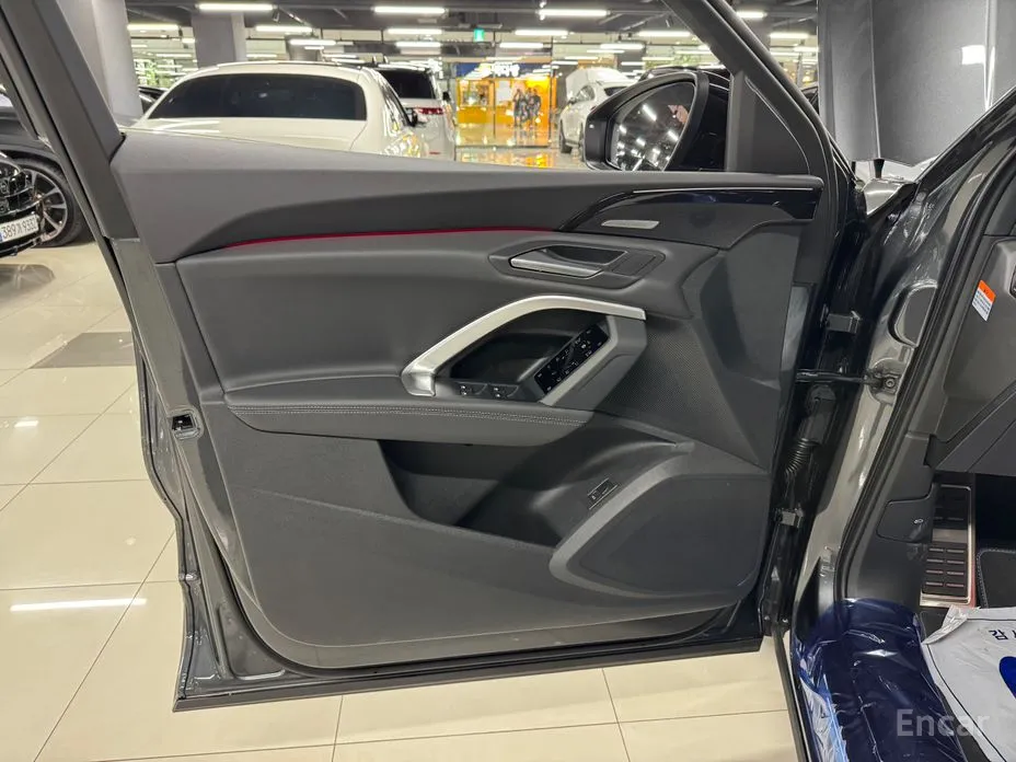 Audi Q5 2025 40 TDI Quattro S Line Black Edition