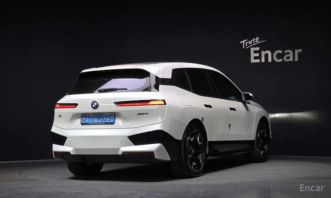 2021 BMW iX