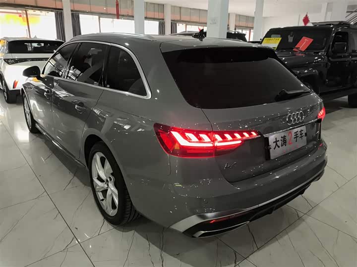 Audi A4 2021 2021款 Avant 先锋派 40 TFSI 时尚动感型