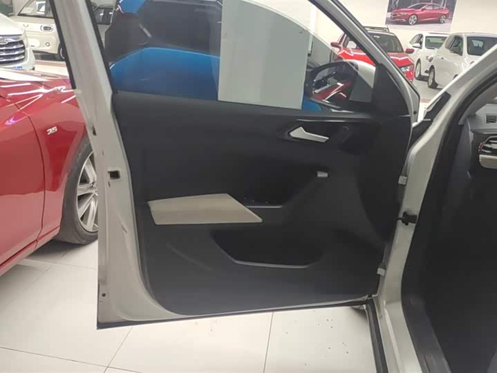 Volkswagen Tharu 2025 2025款 新锐 1.5L 锐进版