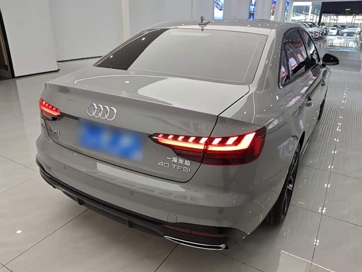 Audi A4L 2025 2025款 200万辆悦享版 40 TFSI 豪华动感型