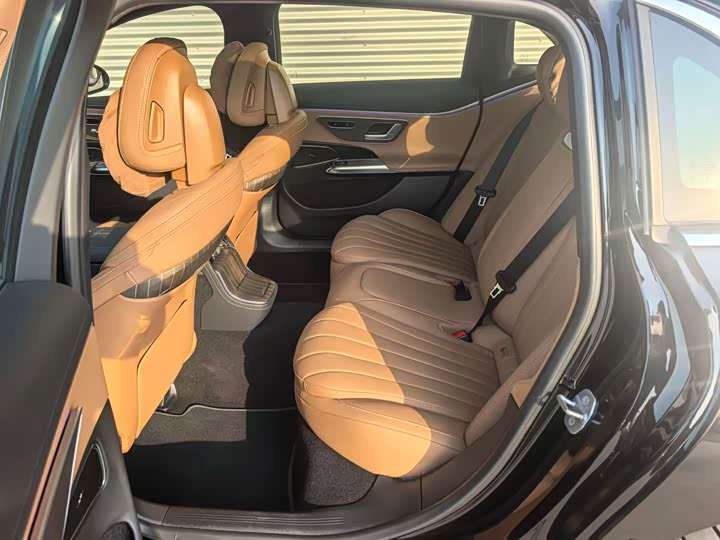 Mercedes-Benz E-Class Hybrid 2024 2024款 E 350 e L 插电式混合动力轿车