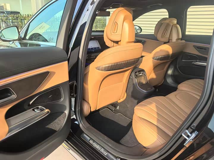 Mercedes-Benz E-Class Hybrid 2024 2024款 E 350 e L 插电式混合动力轿车