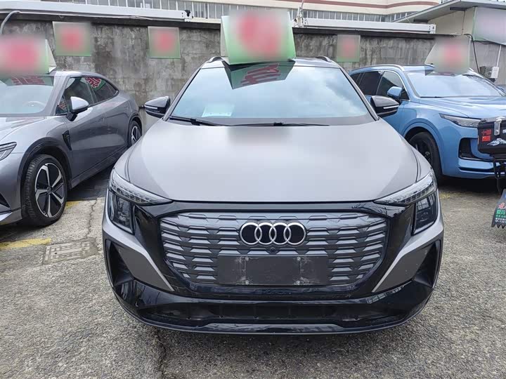 Audi Q5 e-tron 2022 2022款 40 e-tron 星耀型 机甲套装