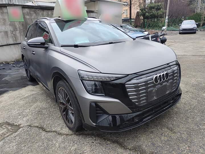 Audi Q5 e-tron 2022 2022款 40 e-tron 星耀型 机甲套装