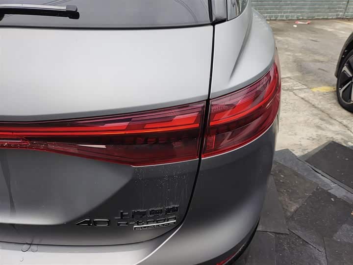 Audi Q5 e-tron 2022 2022款 40 e-tron 星耀型 机甲套装