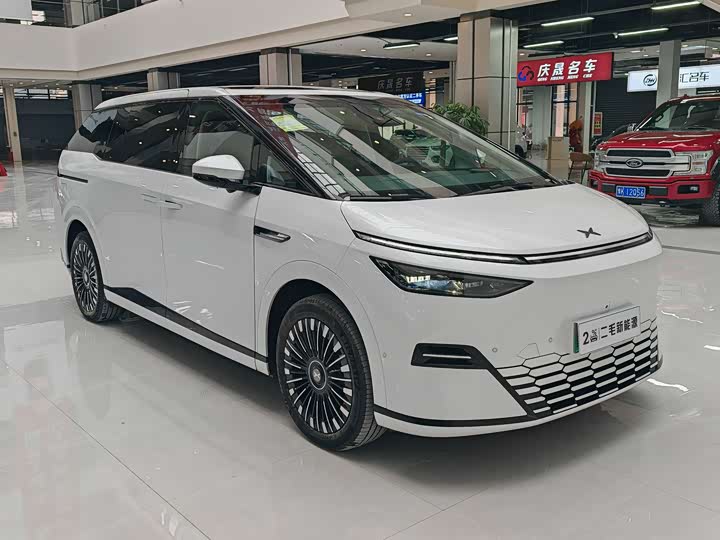 XPeng X9 2025 2025款 纯电 740超长续航 Max