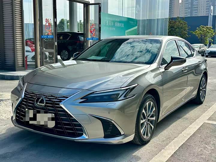 2025 Lexus ES