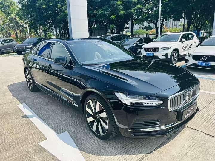 Volvo S90 Hybrid 2024 2024款 插电式混动 四驱长续航智雅豪华版