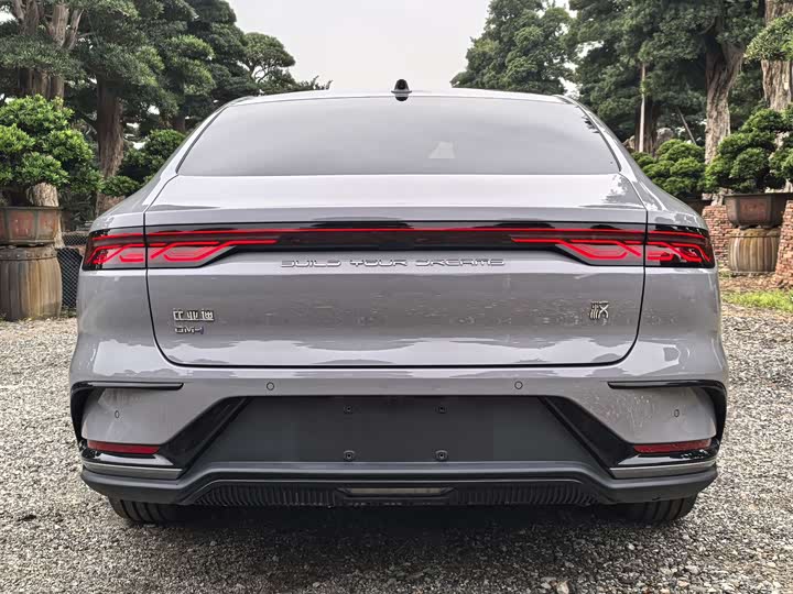 BYD Han 2025 2025款 DM-i 125KM激光雷达智驾型