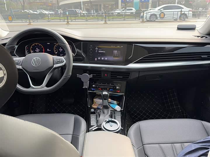 Volkswagen Passat 2025 2025款 出众款 380TSI 龙腾版