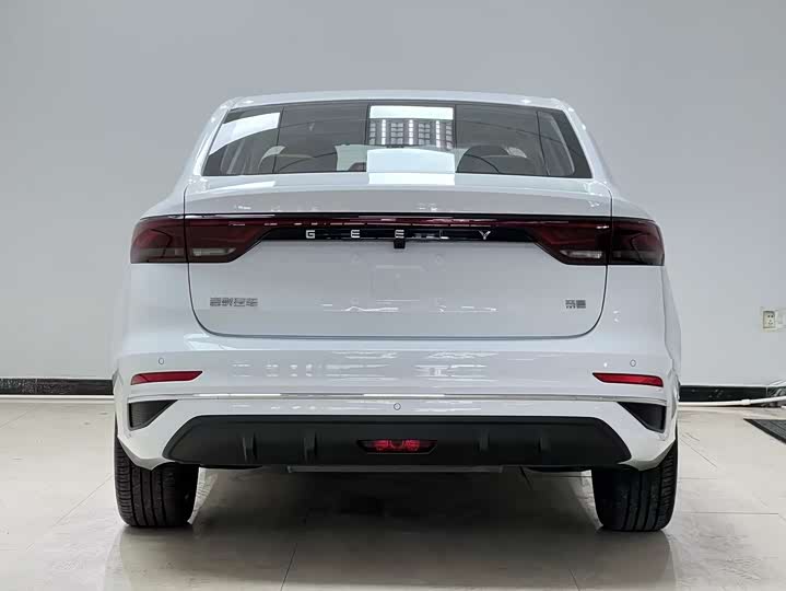 Geely Emgrand 2025 2025款 第4代 1.5L CVT旗舰型