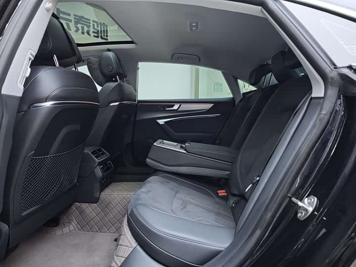 Audi A7L 2024 2024款 45TFSI S-line 筑梦型 流晶套装