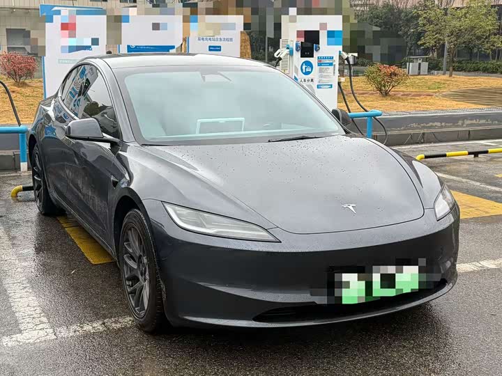 2025 Tesla Model 3