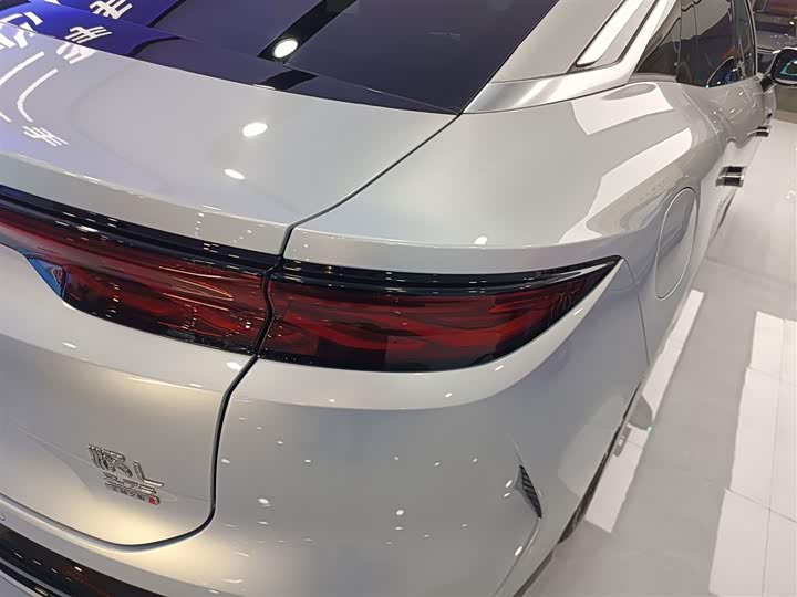 BYD Han L 2025 2025款 EV 四驱激光雷达旗舰型