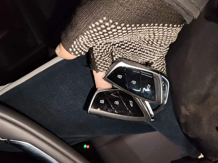 Maxus Mifa 7 2024 2024款 改款 超混 长续航版 悦享版