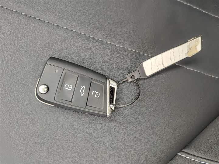 Volkswagen Tharu 2025 2025款 新锐 300TSI 锐享版