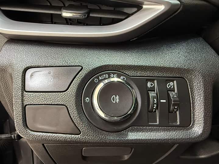 Chevrolet Orlando 2020 2020款 轻混 Redline 530T 自动纵享版（5+2款）