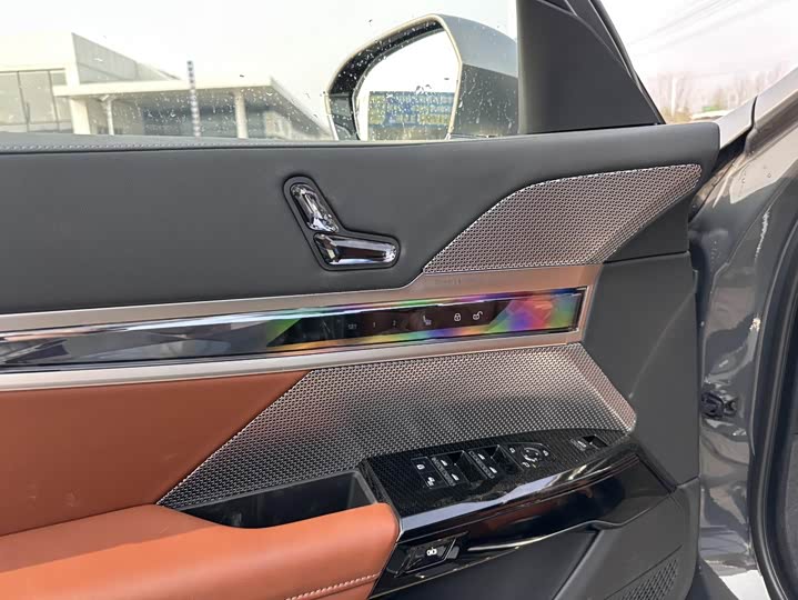 BMW i7 2023 2023款 eDrive50L 尊享M运动套装