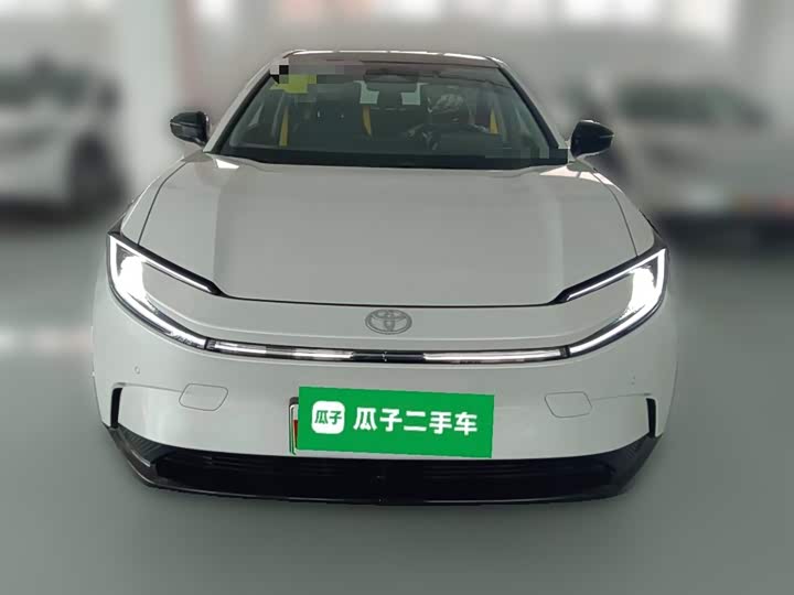 2025 Toyota bZ5