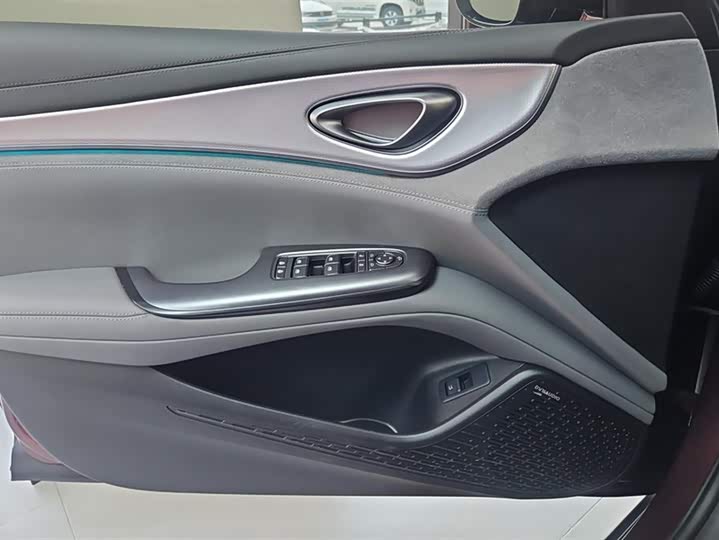 BYD Seal 07 DM-i Hybrid 2025 2025款 DM-i 1.5L 125km 尊贵型