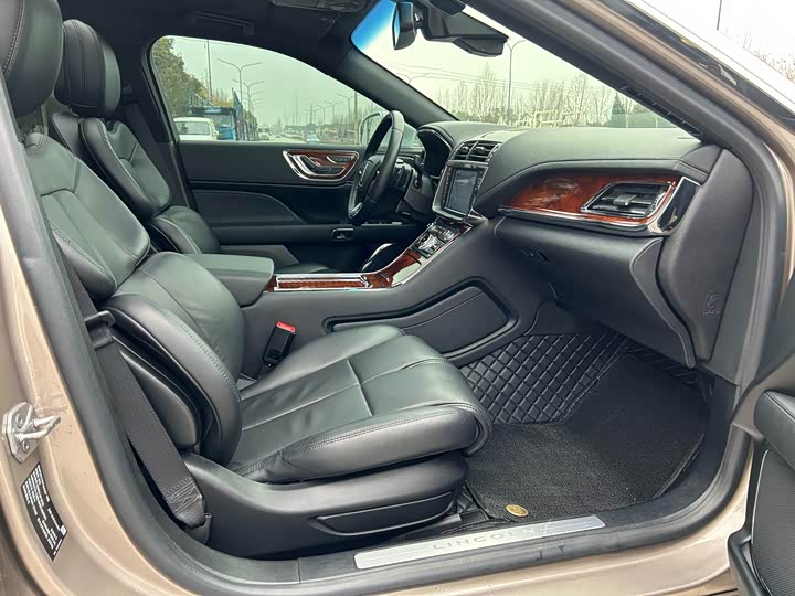 Lincoln Continental 2019 2019款 2.0T 两驱尊雅版 国VI