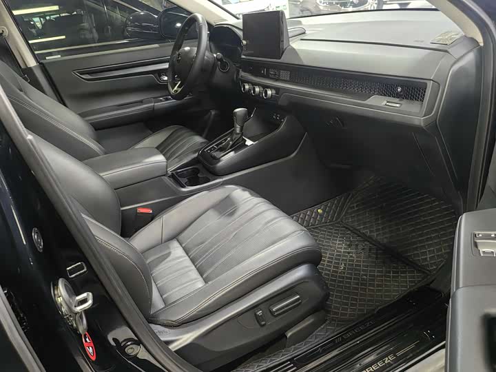 Honda Breeze 2025 2025款 240TURBO 两驱尊贵版 5座