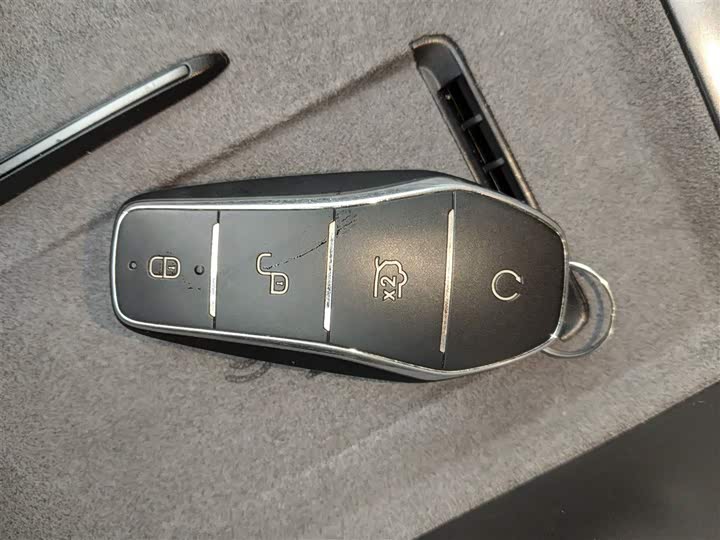 BYD Song L 2025 2025款 智驾版 662km 激光雷达卓越型