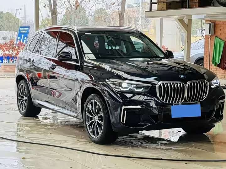 BMW X5 2023 2023款 xDrive 30Li 尊享型M运动曜夜套装