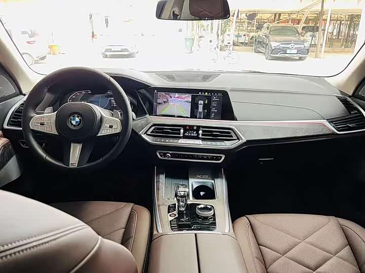BMW X5 2023 2023款 xDrive 30Li 尊享型M运动曜夜套装