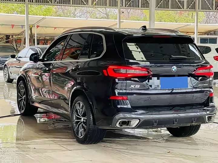 BMW X5 2023 2023款 xDrive 30Li 尊享型M运动曜夜套装