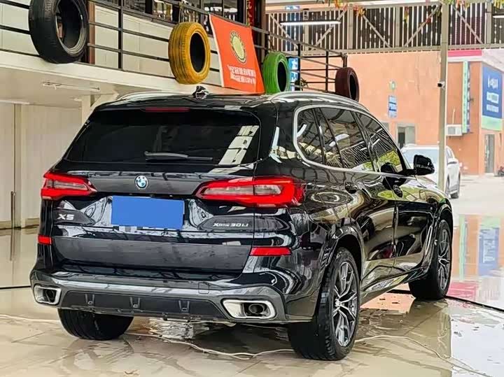 BMW X5 2023 2023款 xDrive 30Li 尊享型M运动曜夜套装