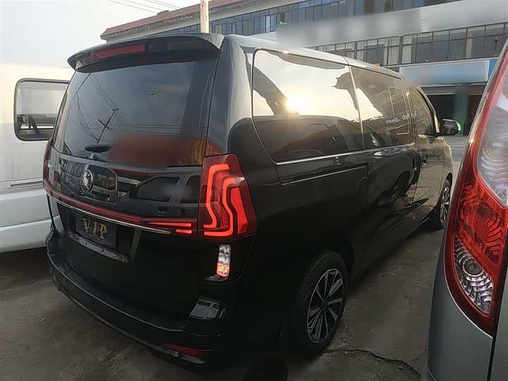 Dongfeng Forthing M7 2022 2022款 领爵款 2.0T 自动侯爵版