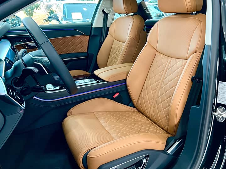 Audi A8 2025 2025款 A8L Horch创始人版 55TFSI