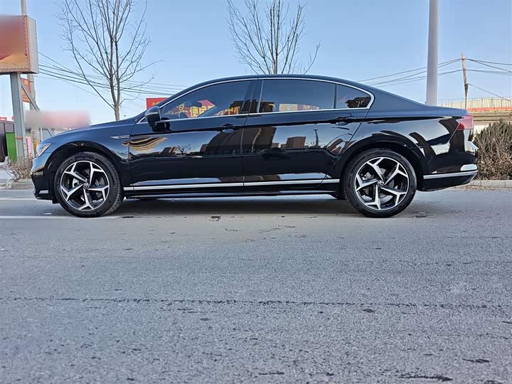 Volkswagen Magotan 2025 2025款 改款二 众享款 330TSI DSG豪华型