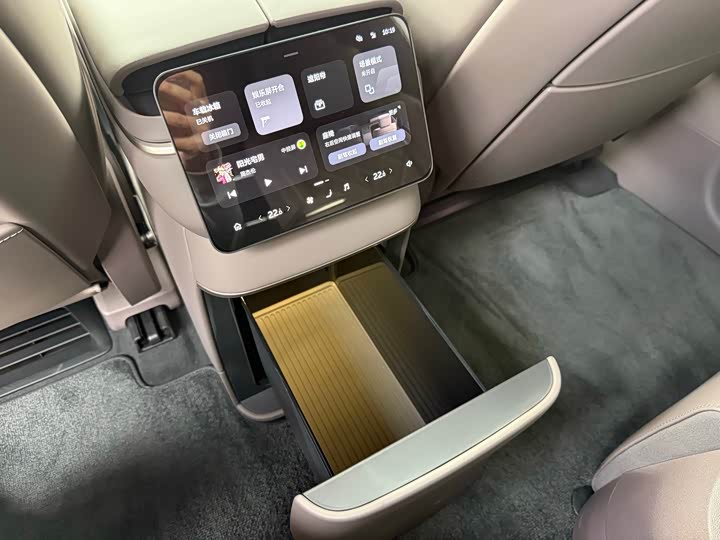 Nio ES8 2026 2026款 六座行政豪华版