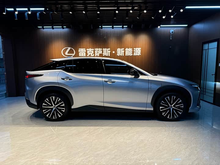 Lexus RZ 2023 2023款 450e 四驱纵享版