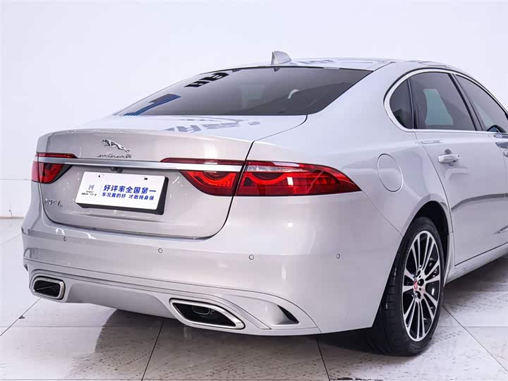 Jaguar XF L 2024 2024款 2.0T P250 两驱尊享豪华版