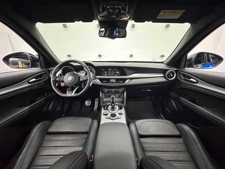 Alfa Romeo Stelvio 2022 2022款 2.0T 280HP Veloce赛道版