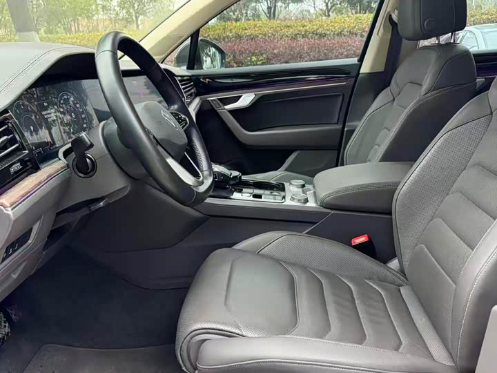 Volkswagen Touareg 2022 2022款 2.0TSI 锐尚版