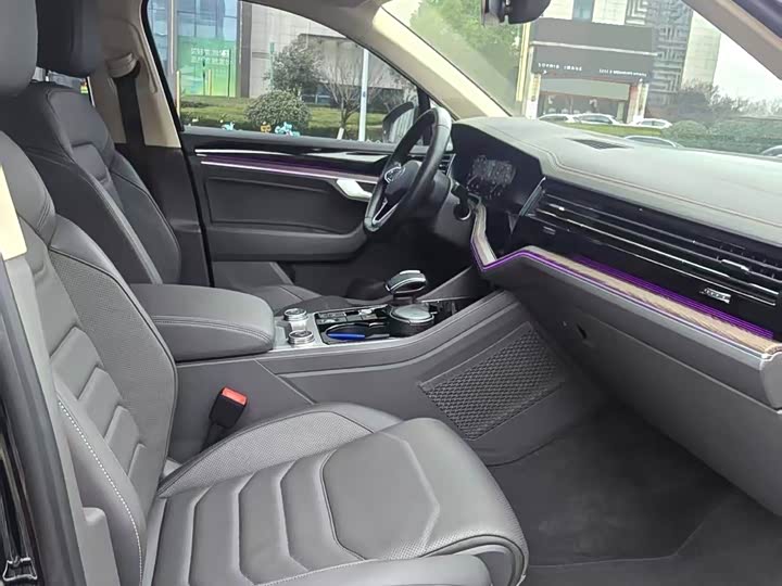 Volkswagen Touareg 2022 2022款 2.0TSI 锐尚版