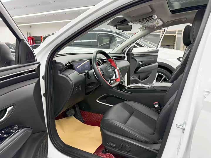 Hyundai Tucson L 2023 2023款 途胜L 1.5T 自动两驱LUX尊贵版