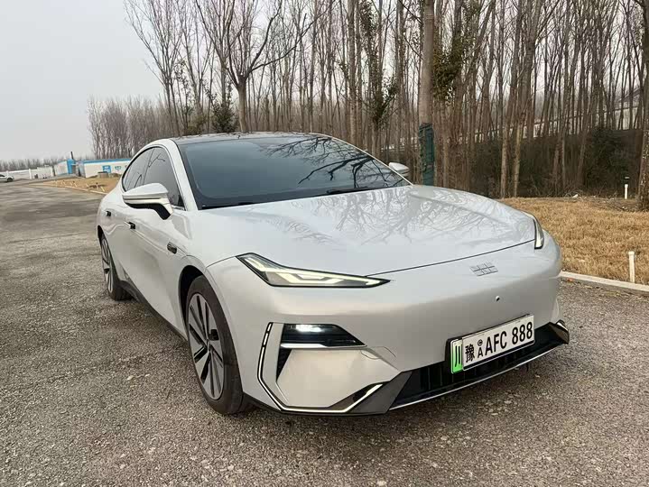 Geely Galaxy E8 2024 2024款 665km 后驱星舰 远航版